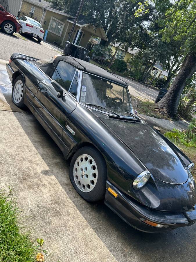 Alfa-romeo-spider-1988-black-1
