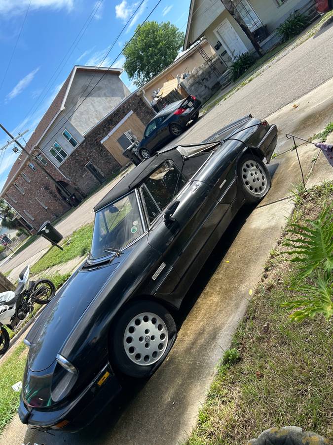Alfa-romeo-spider-1988-black-10