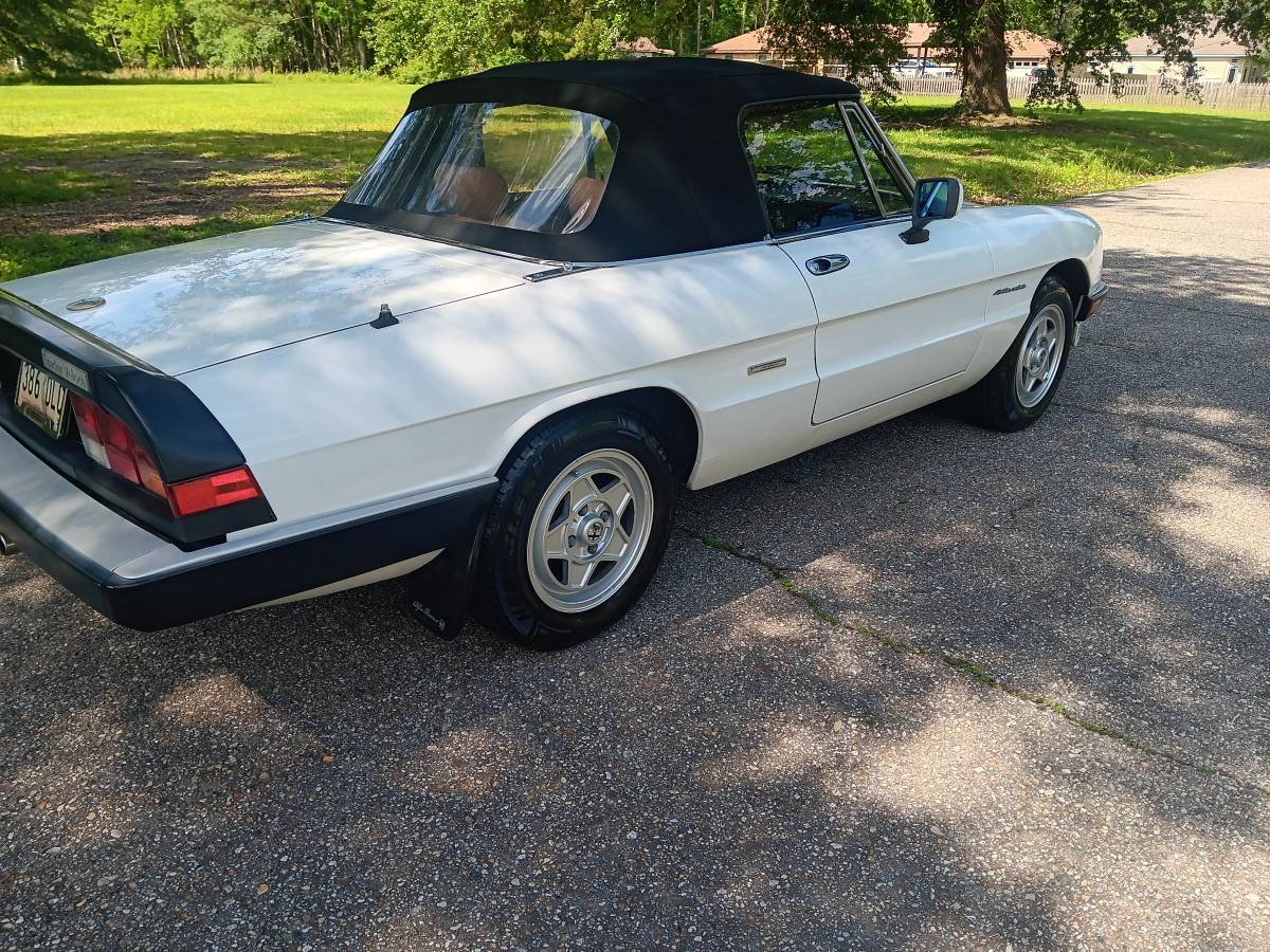 Alfa-romeo-spider-1990-16
