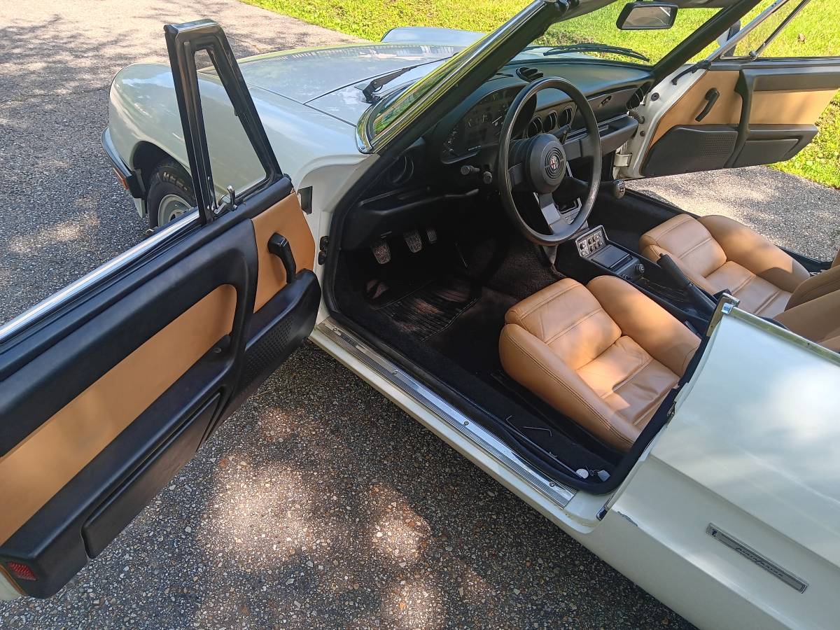 Alfa-romeo-spider-1990-19