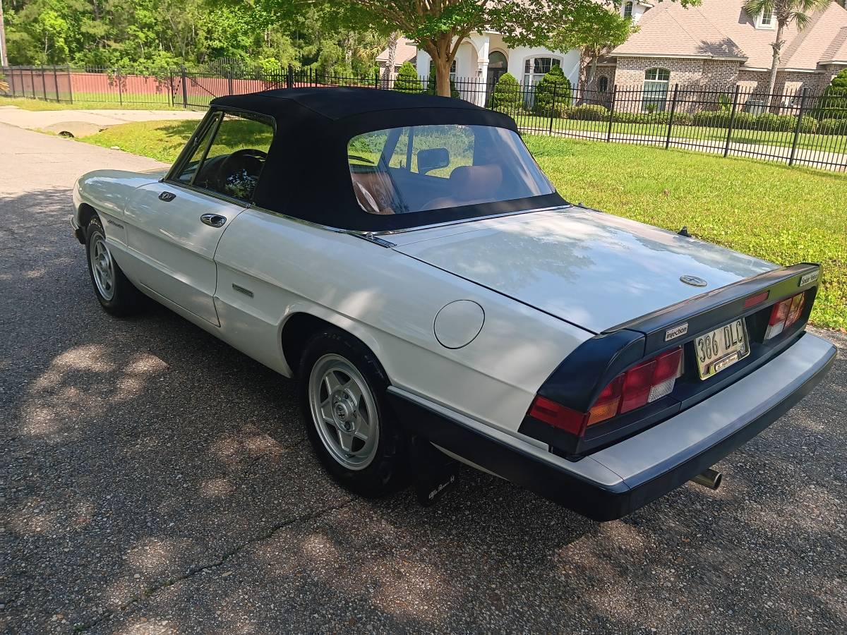 Alfa-romeo-spider-1990-27