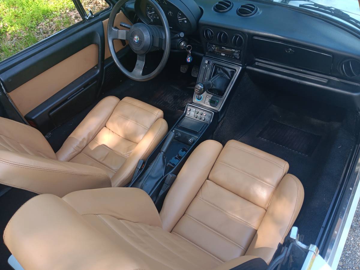 Alfa-romeo-spider-1990-6