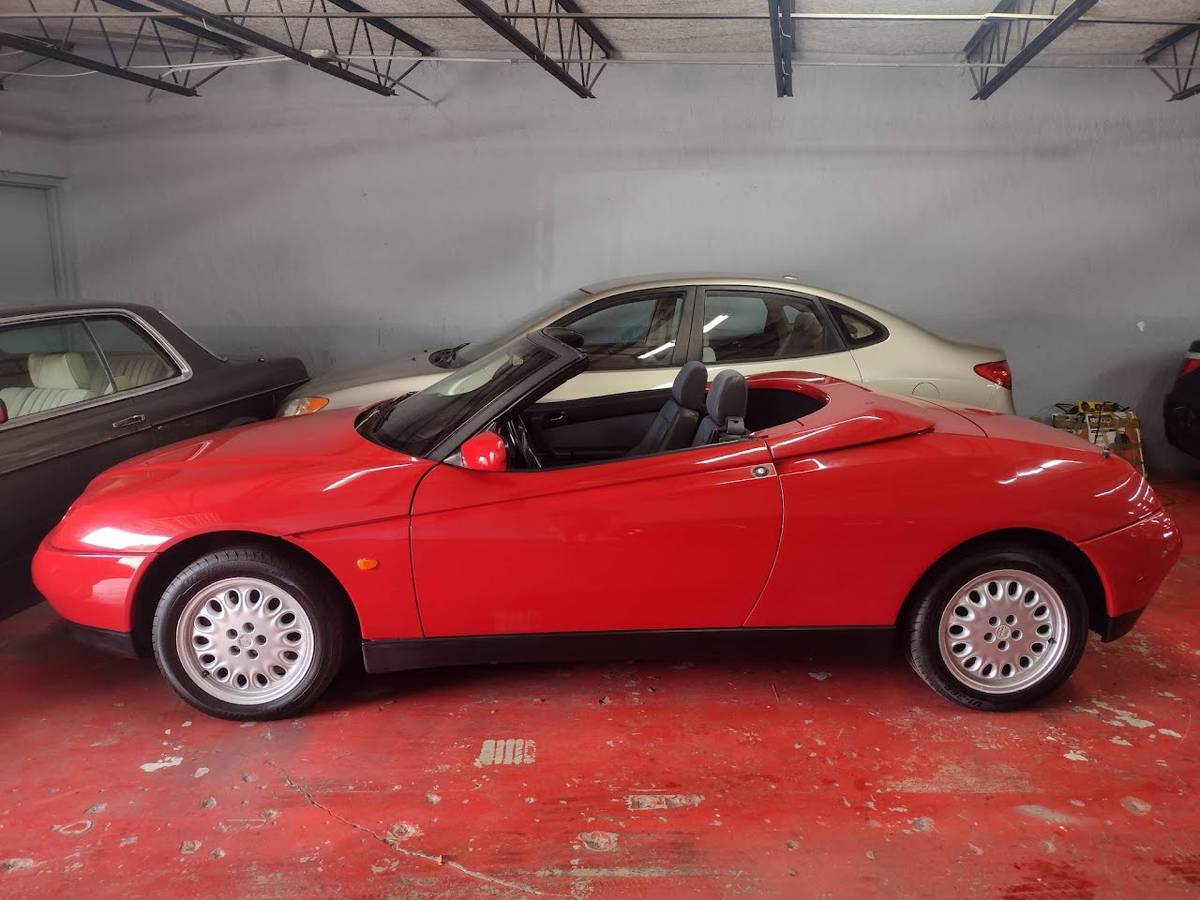 Alfa-romeo-spider-1996-1