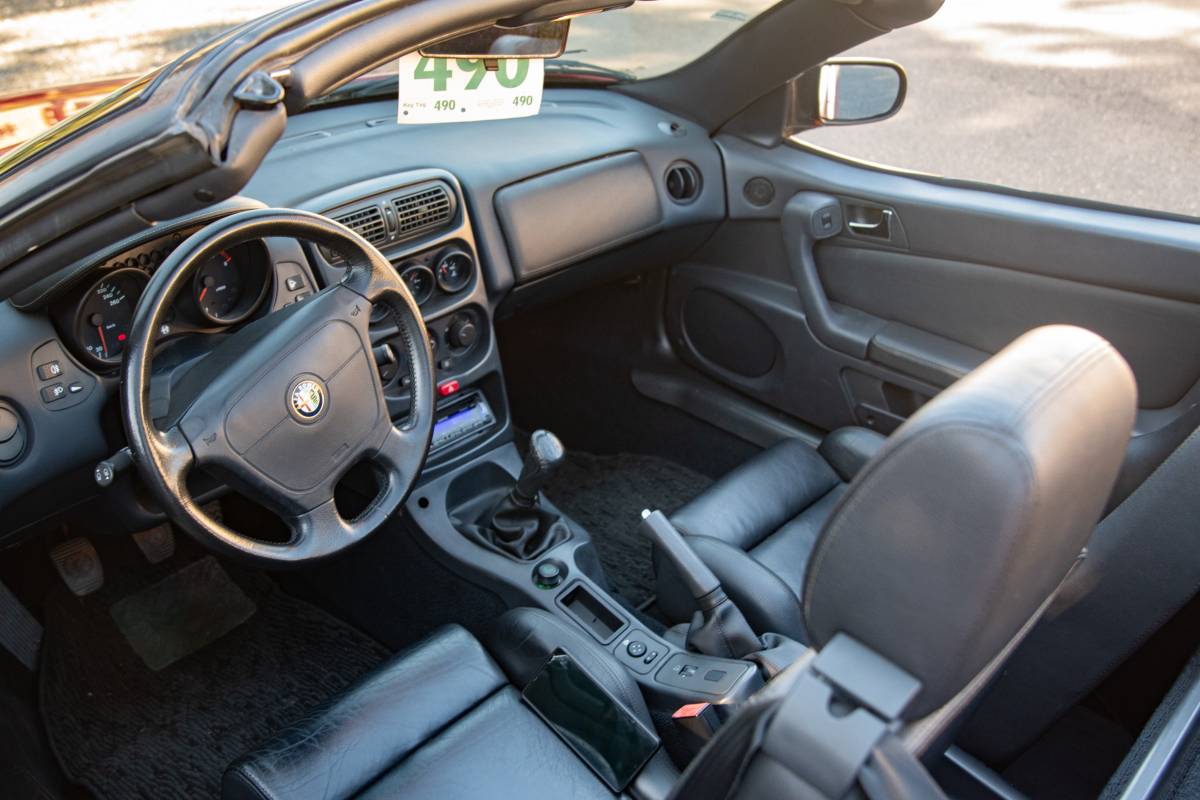 Alfa-romeo-spider-1996-10