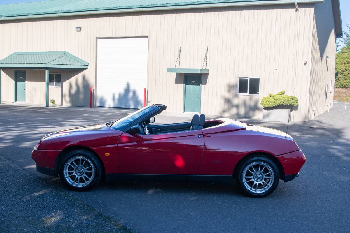 Alfa-romeo-spider-1996-11