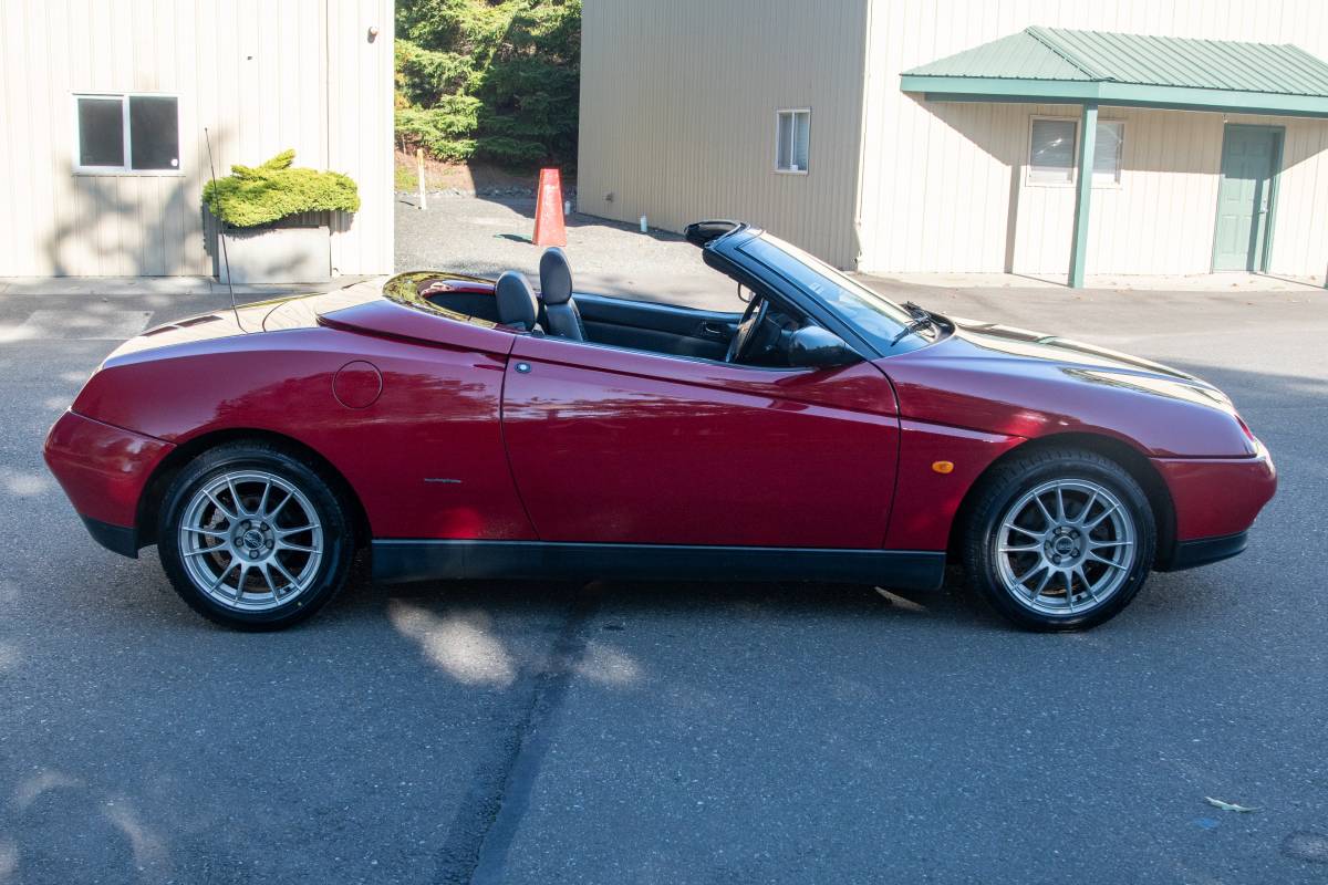 Alfa-romeo-spider-1996-17