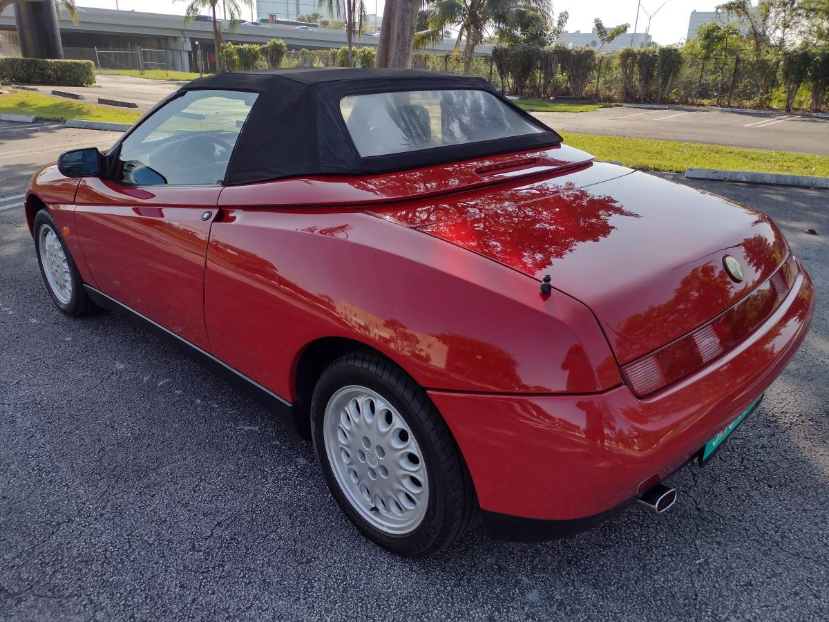 Alfa-romeo-spider-1996-3