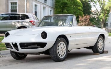 Alfa-romeo-spider-duetto-1967-white-4