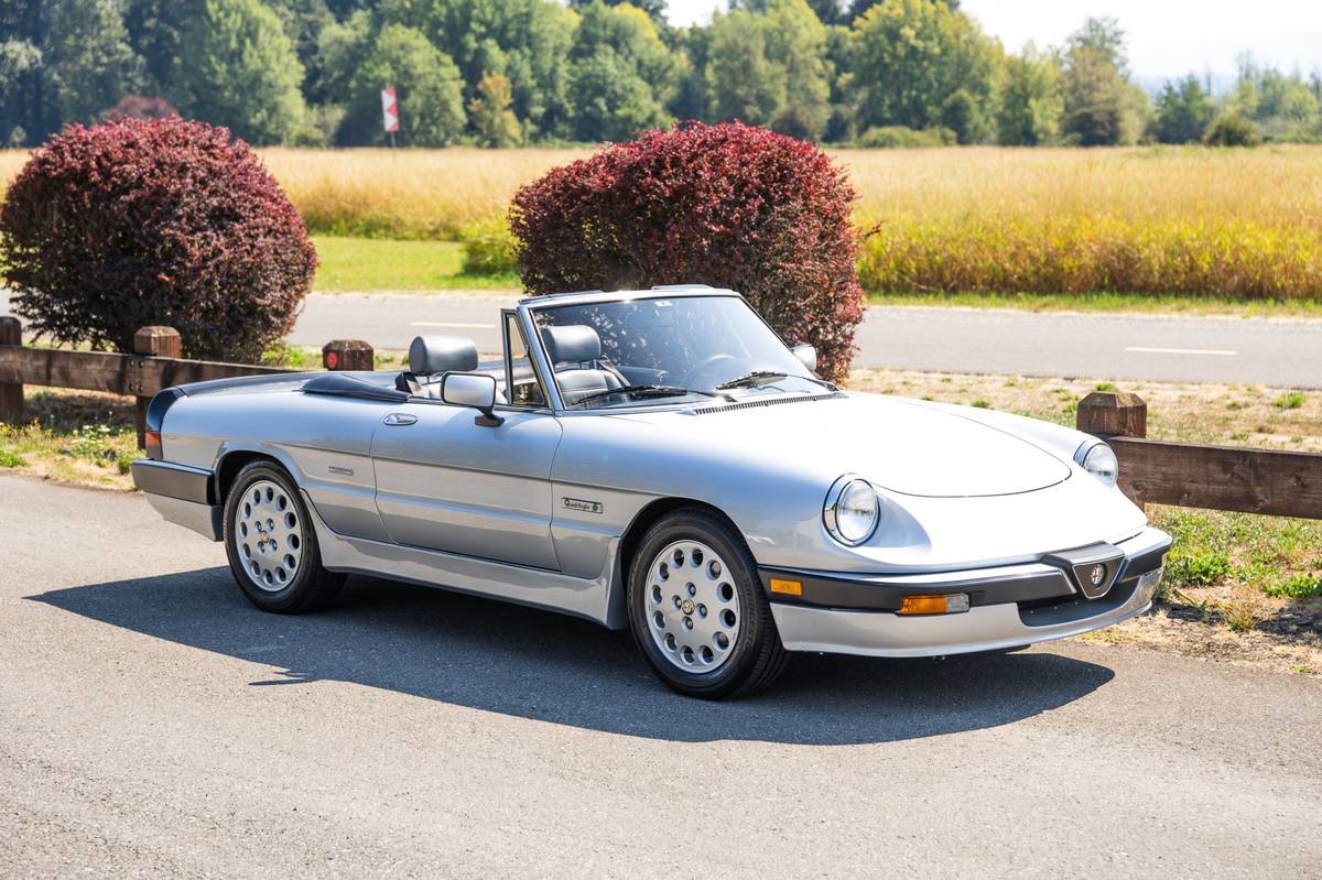 Alfa-romeo-spider-quadrifoglio-1987-silver-1