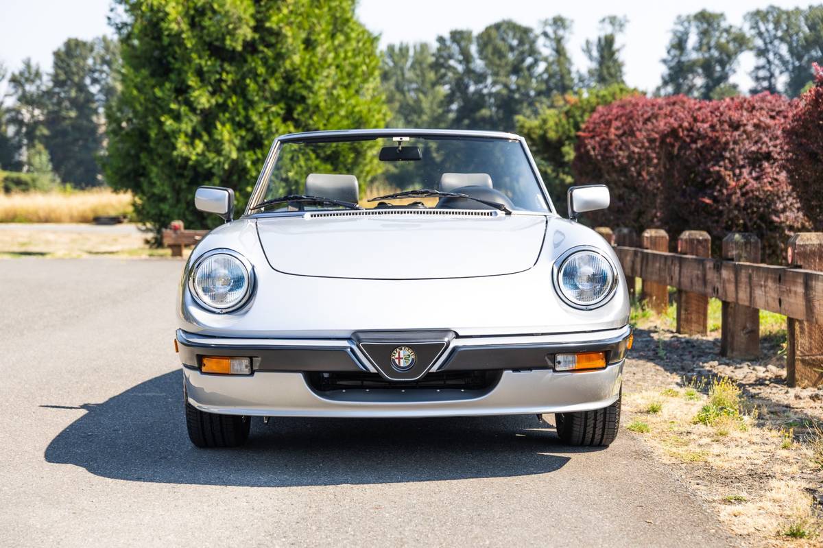 Alfa-romeo-spider-quadrifoglio-1987-silver-2