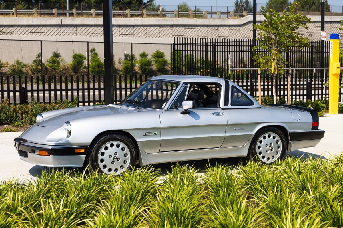 Alfa-romeo-spider-quadrifoglio-1987-silver-3