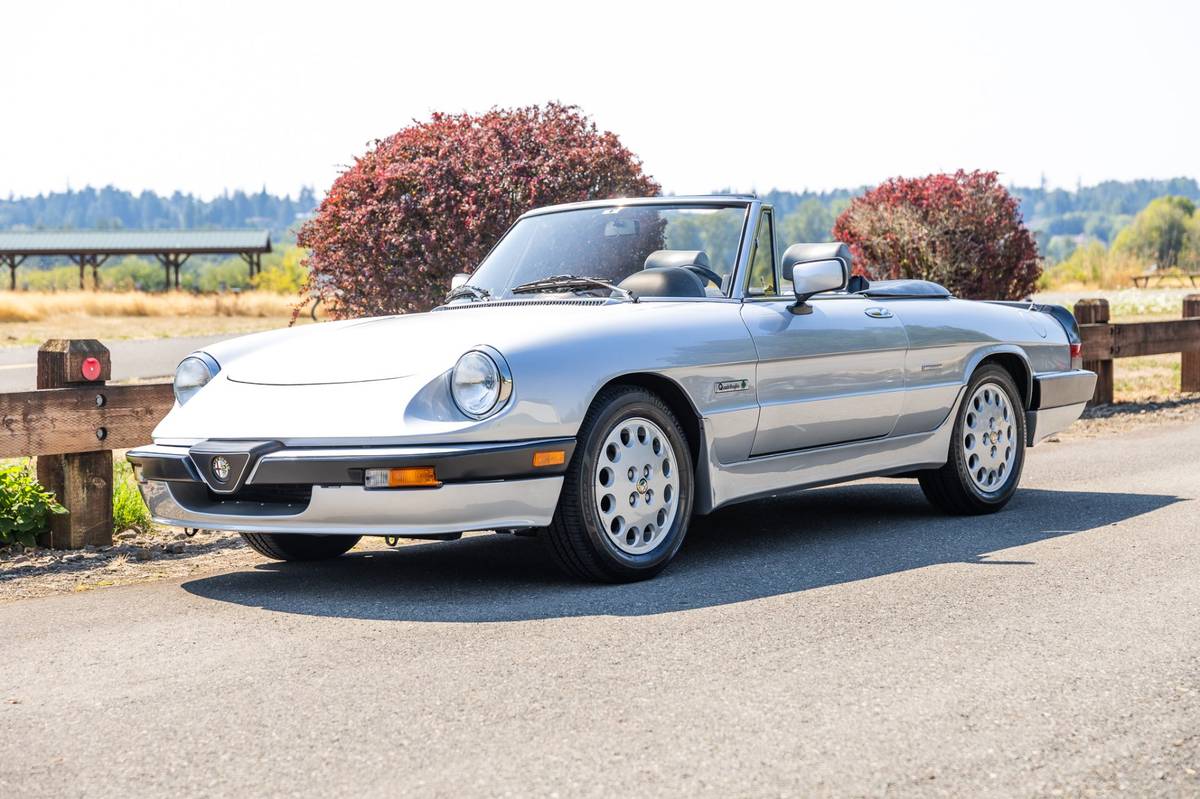 Alfa-romeo-spider-quadrifoglio-1987-silver