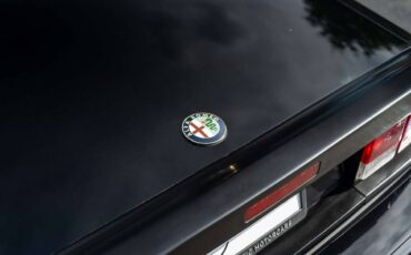 Alfa-romeo-spider-quadrifoglio-1989-black-10