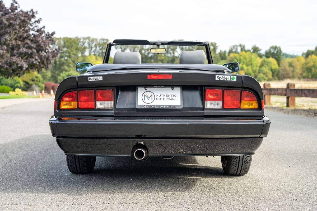 Alfa-romeo-spider-quadrifoglio-1989-black-6