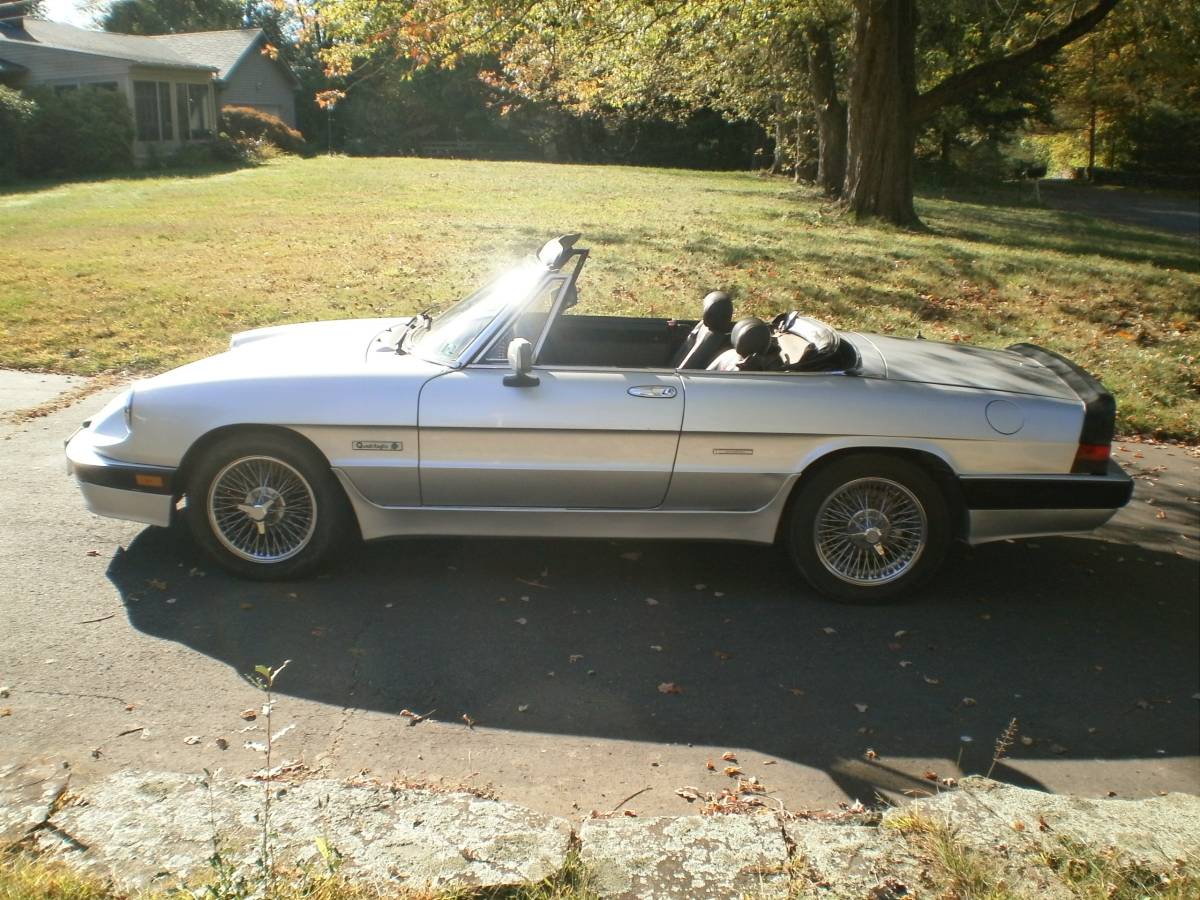Alfa-romeo-spider-quadrifolgio-1987-silver-1