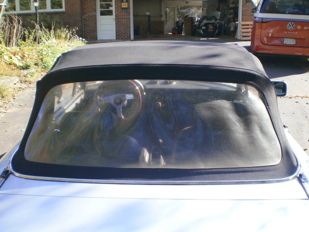 Alfa-romeo-spider-quadrifolgio-1987-silver-5