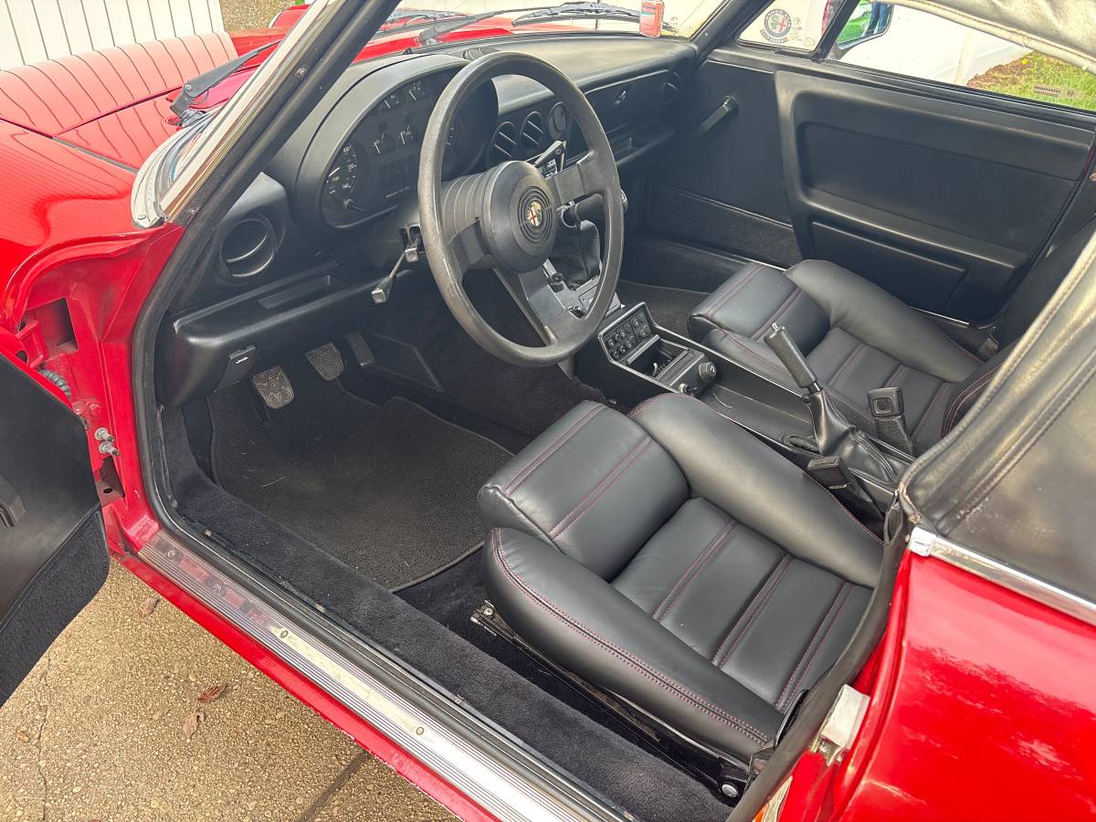 Alfa-romeo-spider-veloce-1986-red-6
