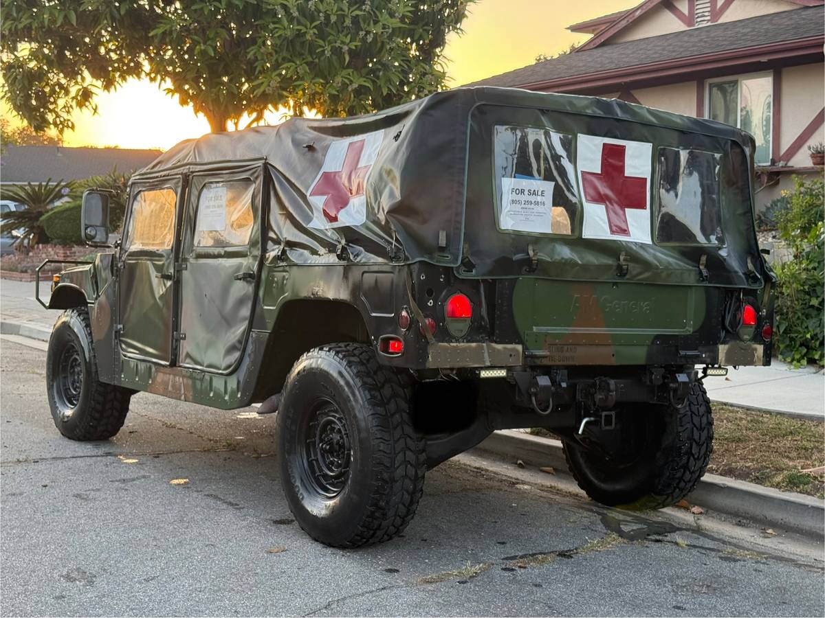 Am-general-humvee-m998-diesel-1988-green-1