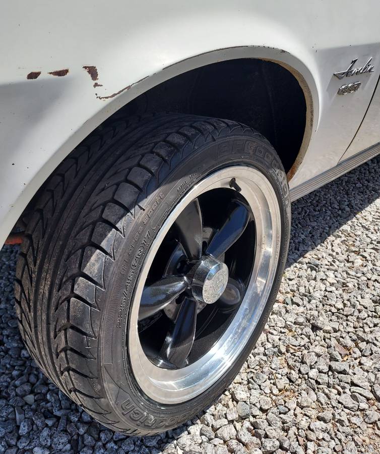 Amc-javelin-1968-white-17