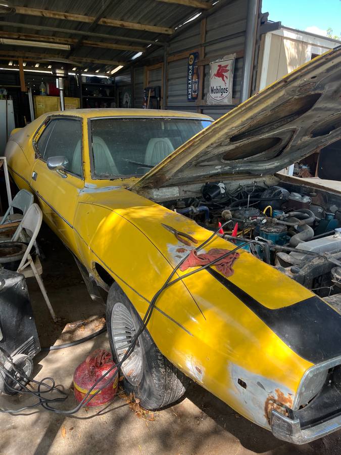 Amc-javelin-amx-1973-yellow