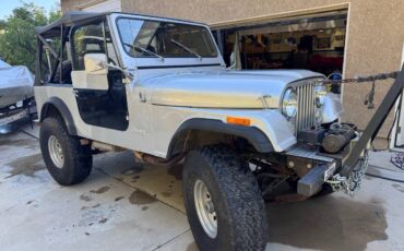 American-motors-jeep-cj7-1982-silver