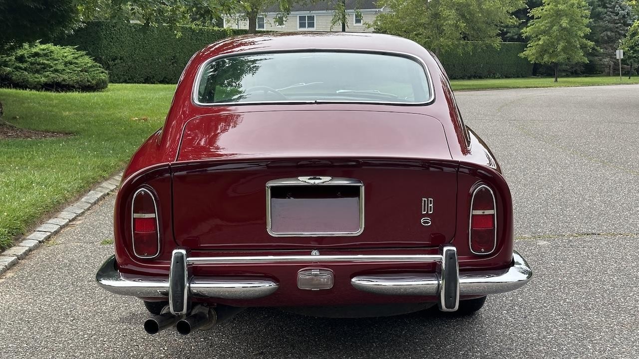Aston-Martin-DB6-1967-14