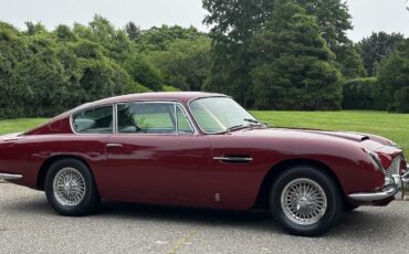 Aston-Martin-DB6-1967-8