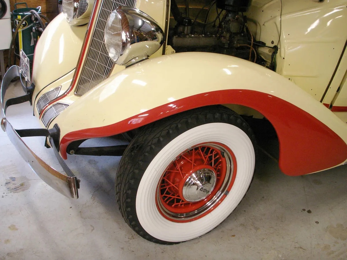 Auburn-6-52-1934-Cream-And-Red-Red-11