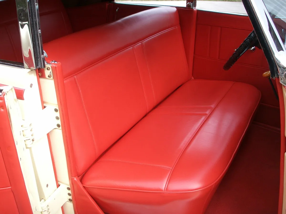 Auburn-6-52-1934-Cream-And-Red-Red-7
