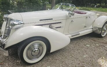 Auburn-866-1980-White-Burgundy-1