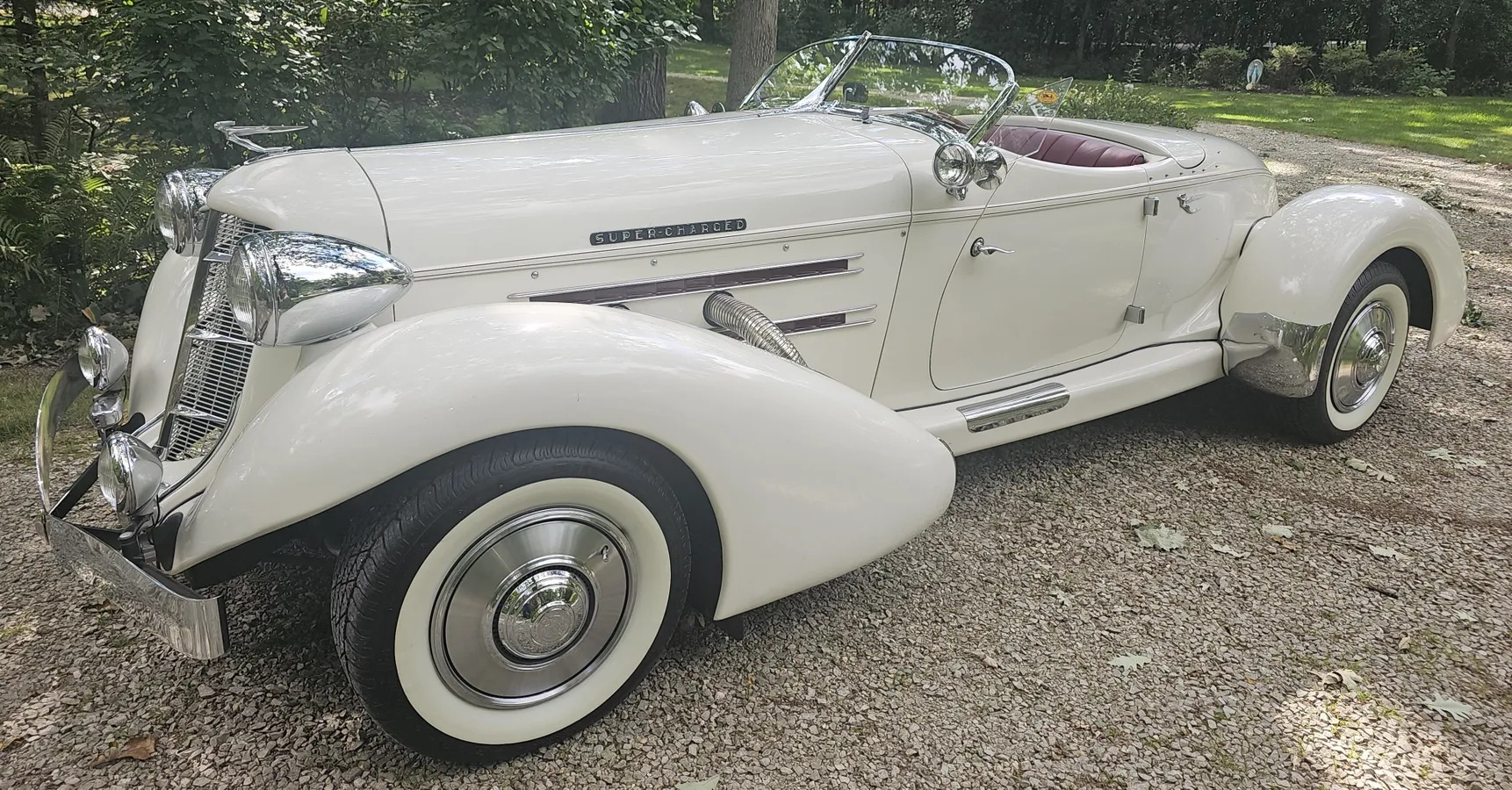 Auburn-866-1980-White-Burgundy-1