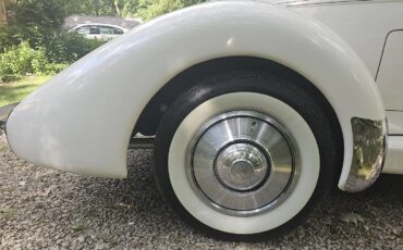 Auburn-866-1980-White-Burgundy-10