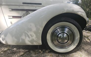 Auburn-866-1980-White-Burgundy-18