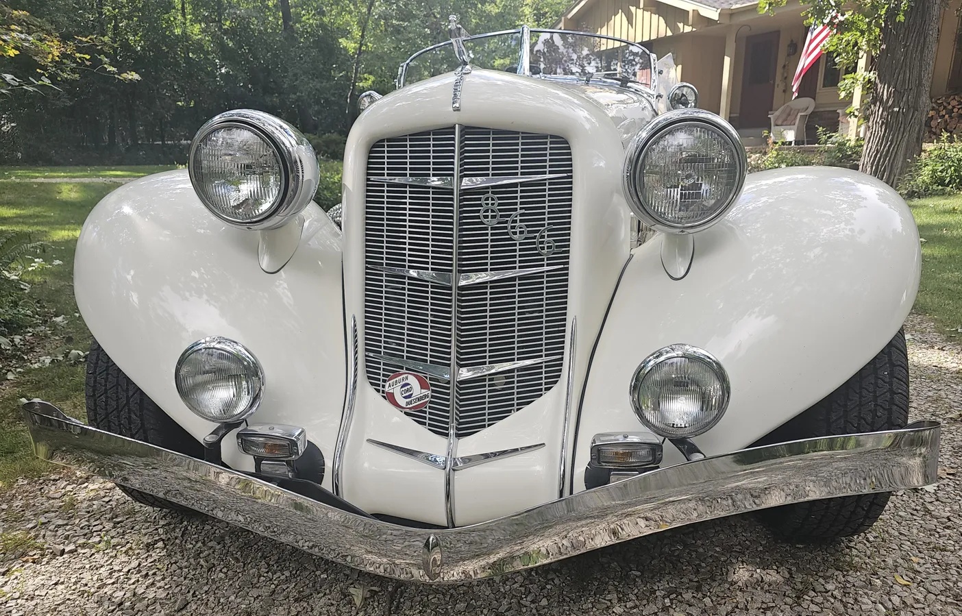 Auburn-866-1980-White-Burgundy-2
