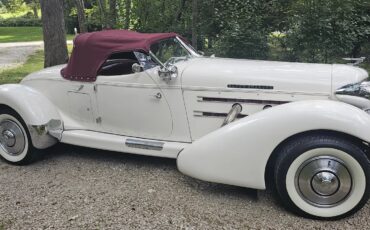 Auburn-866-1980-White-Burgundy