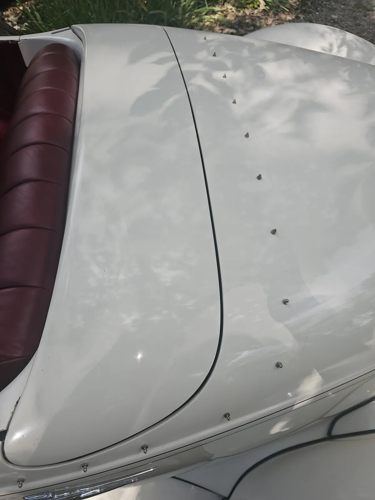 Auburn-866-1980-White-Burgundy-4