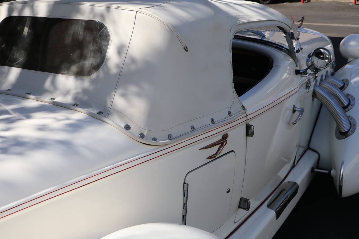 Auburn-boattail-speedster-1978-19