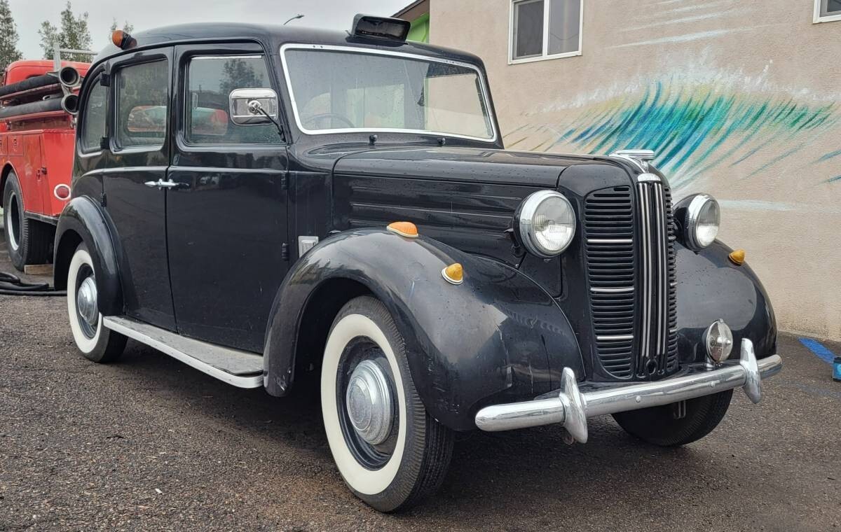 Austin-Taxi-1957-Taxi-2