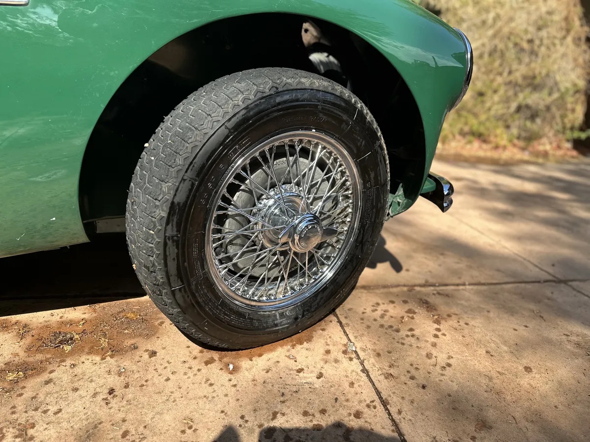 Austin-healey-100-4-1956-Green-Red-17
