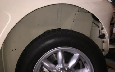 Austin-healey-100-6-1957-Ivory-White-Red-11