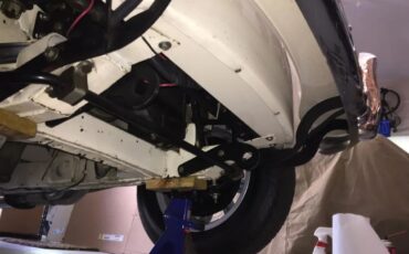 Austin-healey-100-6-1957-Ivory-White-Red-12