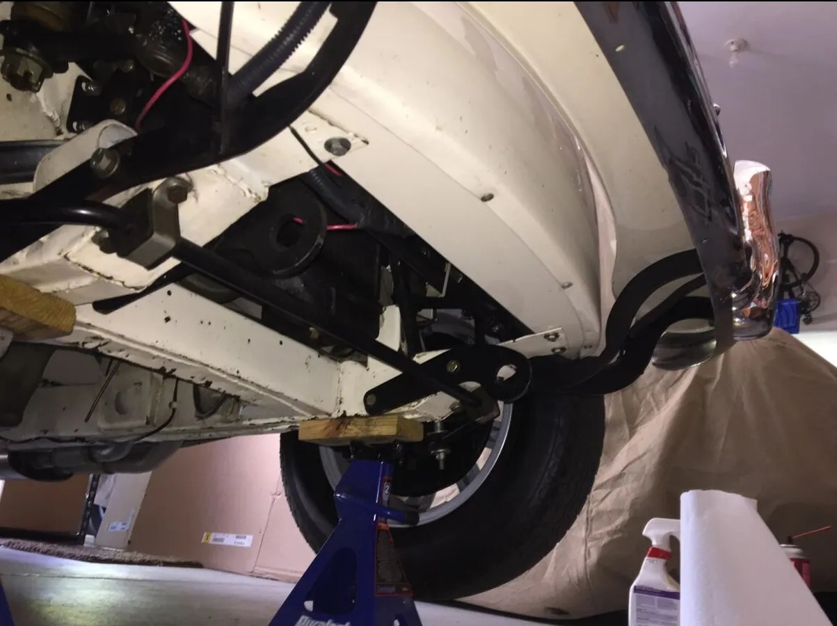 Austin-healey-100-6-1957-Ivory-White-Red-12