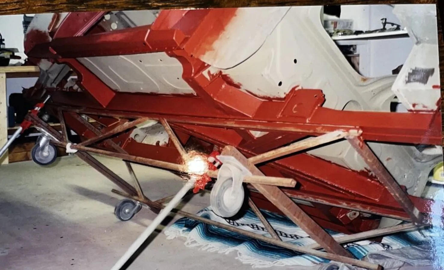 Austin-healey-100-6-1957-Ivory-White-Red-13