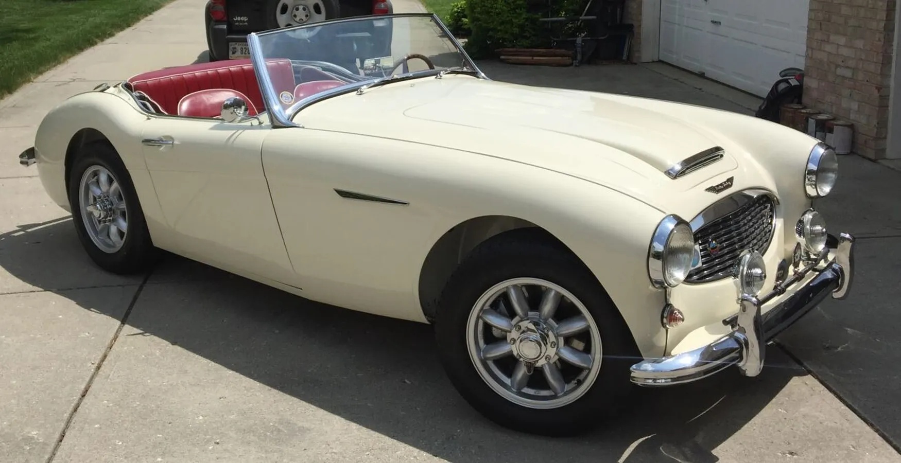 Austin-healey-100-6-1957-Ivory-White-Red-2