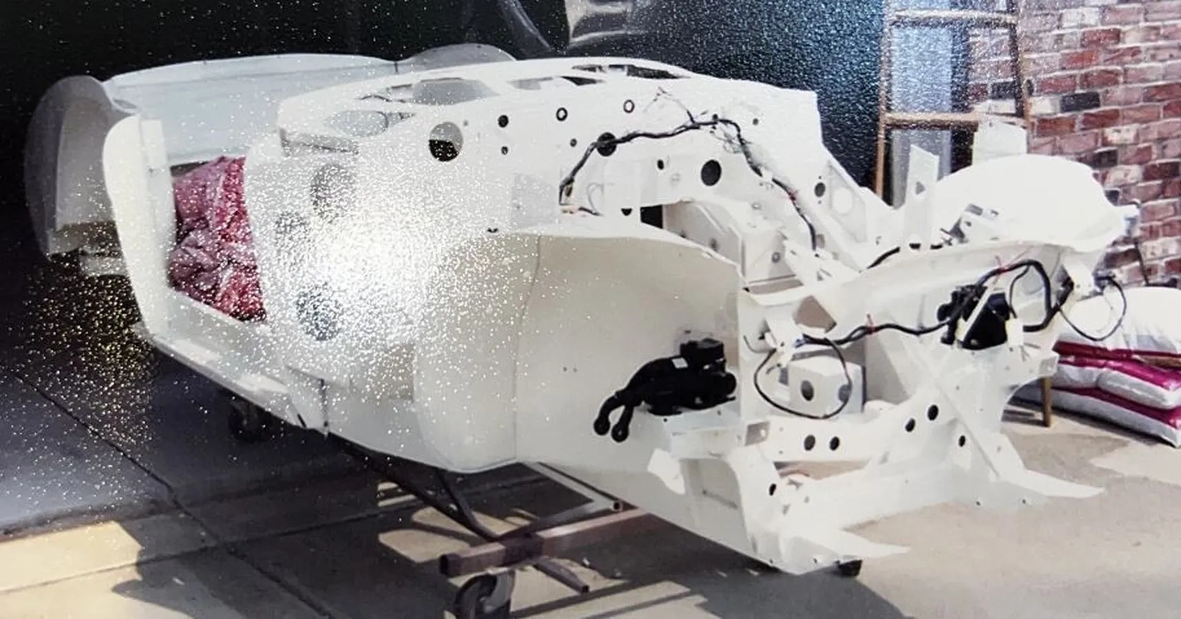 Austin-healey-100-6-1957-Ivory-White-Red-3