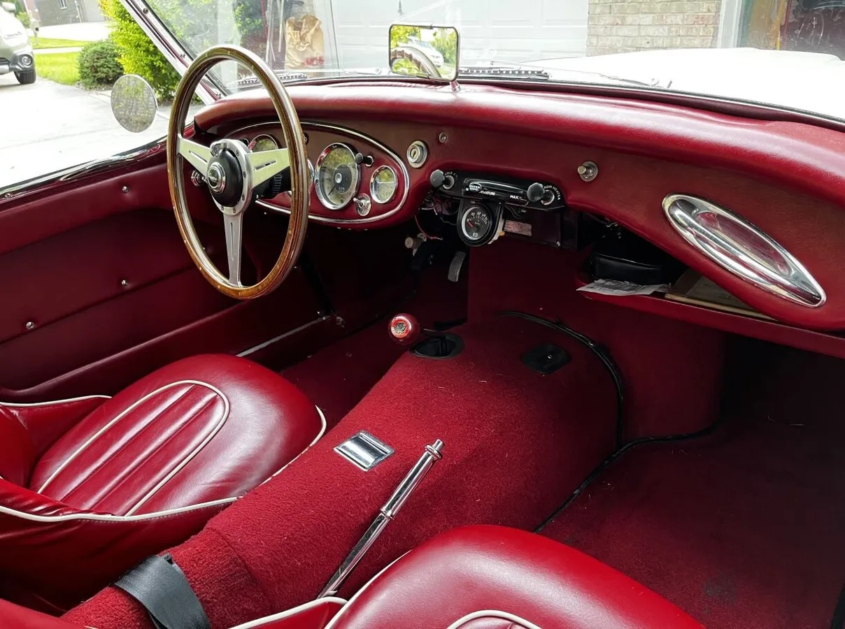 Austin-healey-100-6-1957-Ivory-White-Red-5