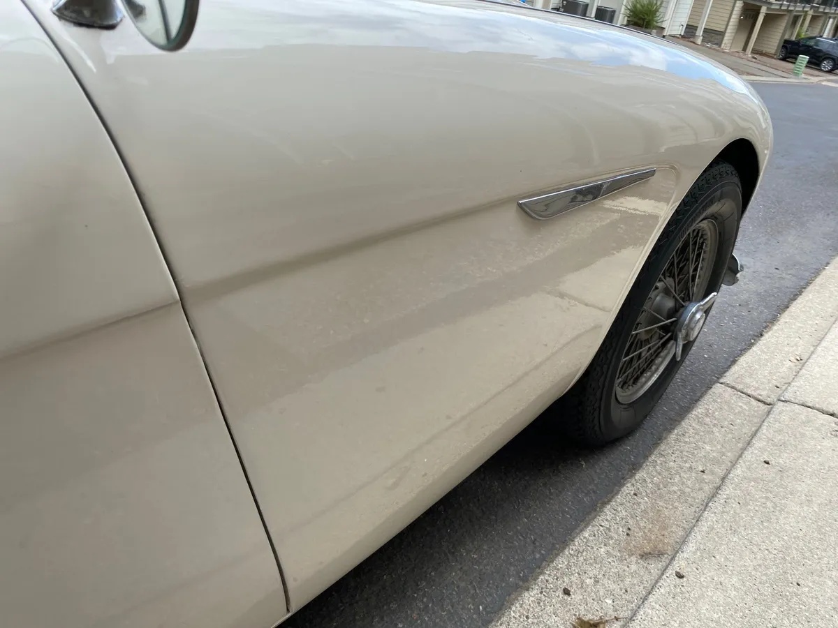 Austin-healey-100-6-1959-Old-English-White-Red-10