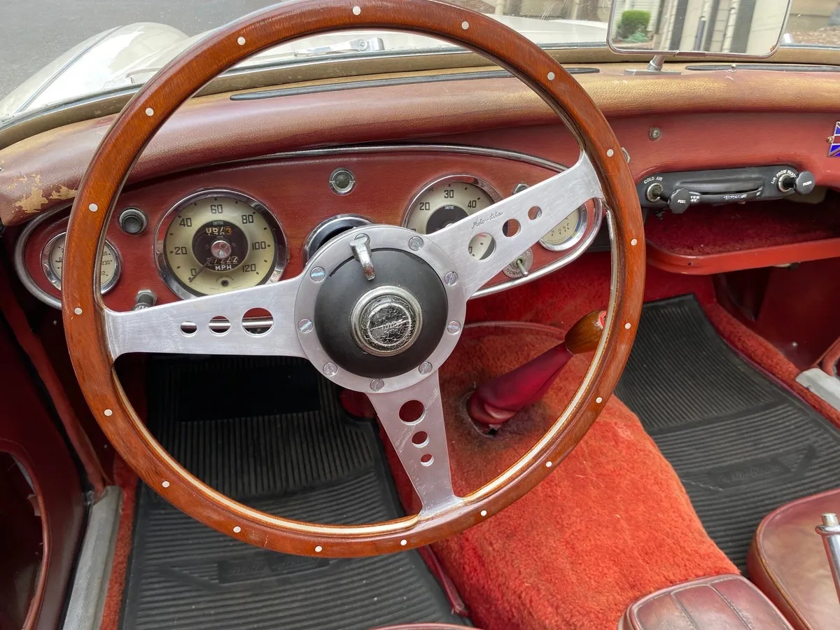 Austin-healey-100-6-1959-Old-English-White-Red-14