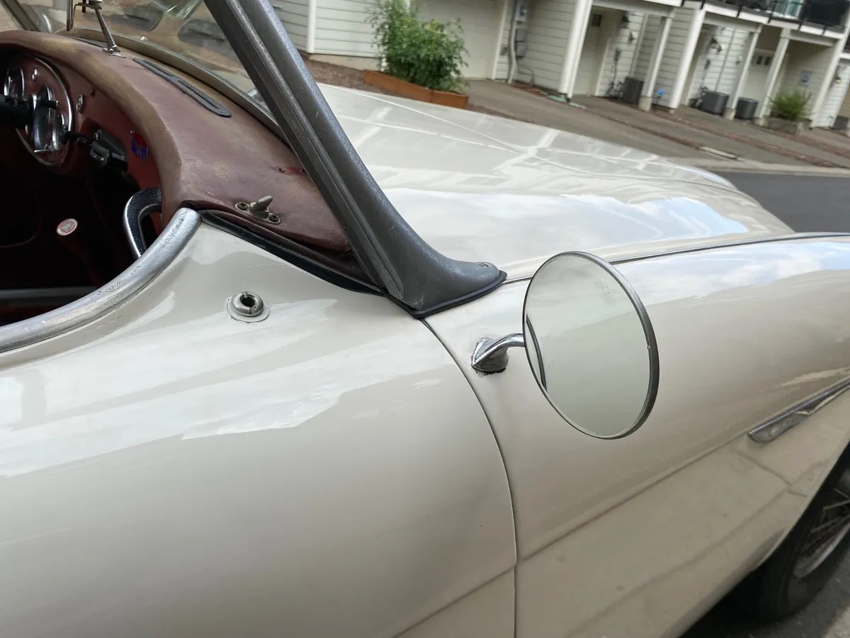 Austin-healey-100-6-1959-Old-English-White-Red-9