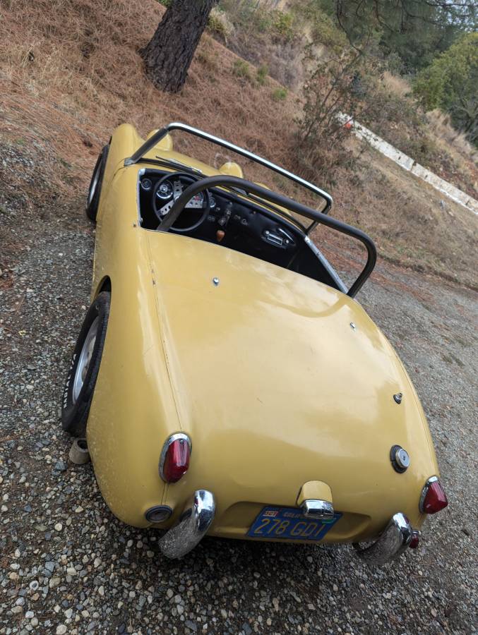 Austin-healey-sprite-1960-yellow-11